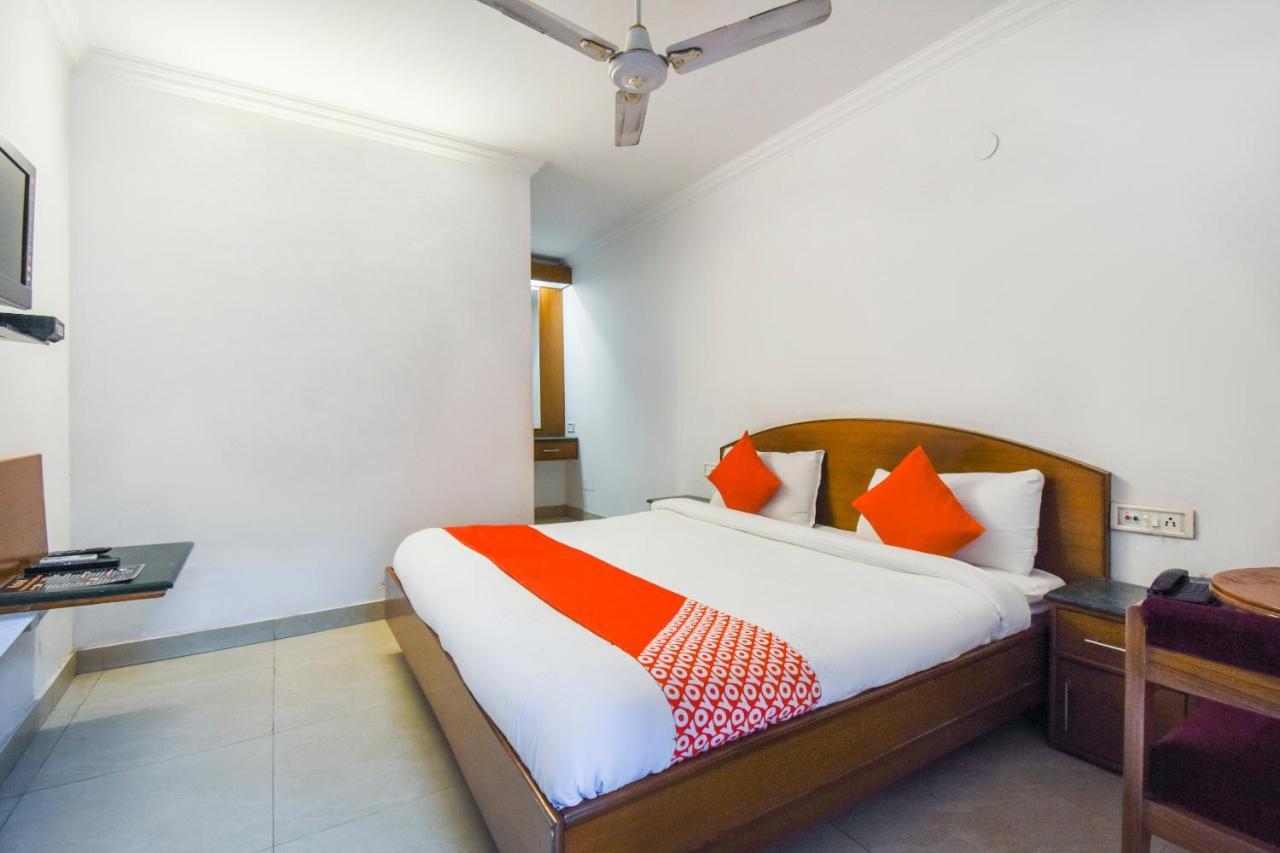 Oyo V International Hotel Amritsar Ngoại thất bức ảnh