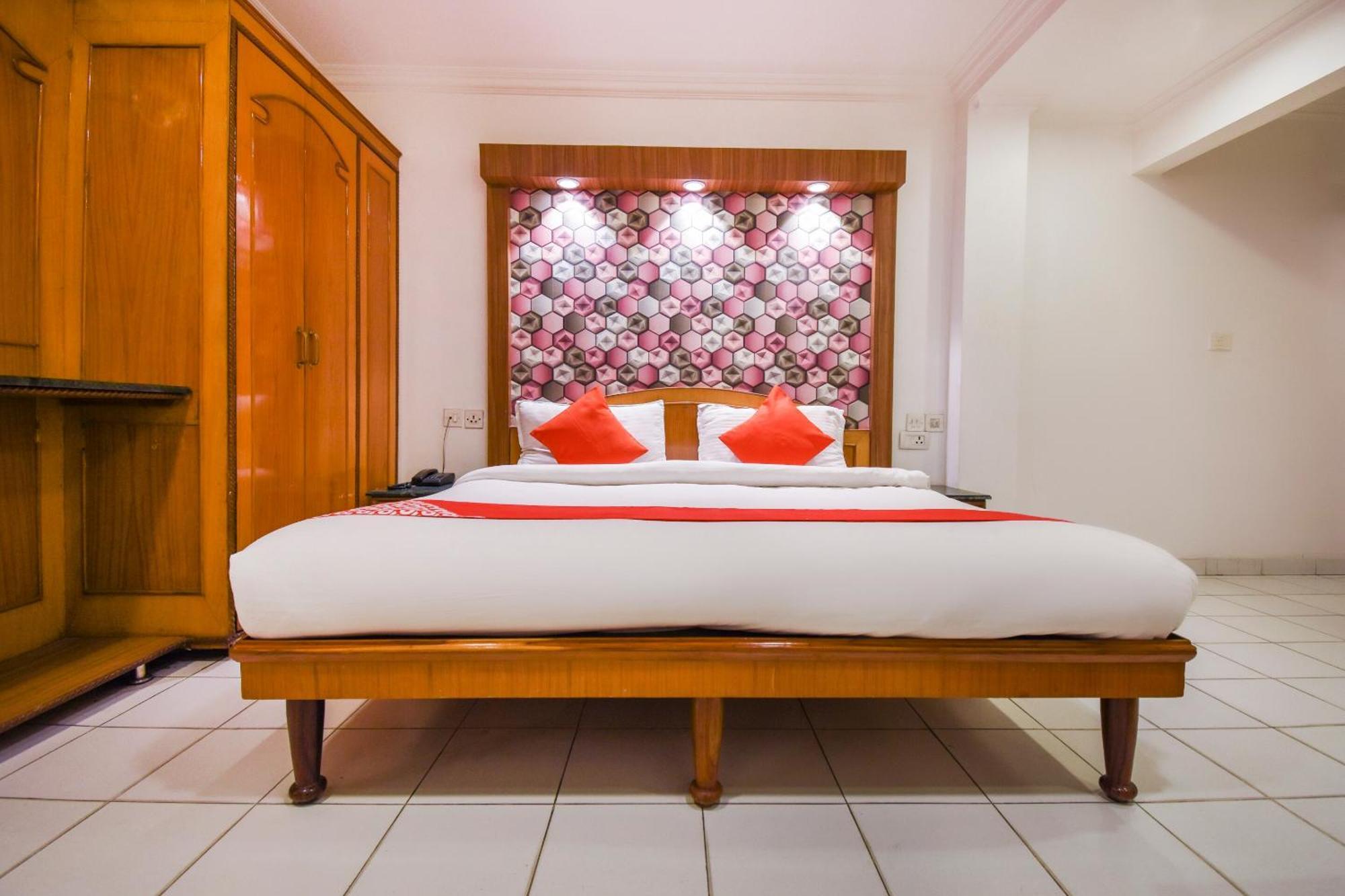 Oyo V International Hotel Amritsar Ngoại thất bức ảnh